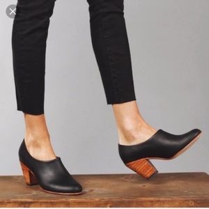 Nisolo Womens Leather Austin bootie. Very good condition.